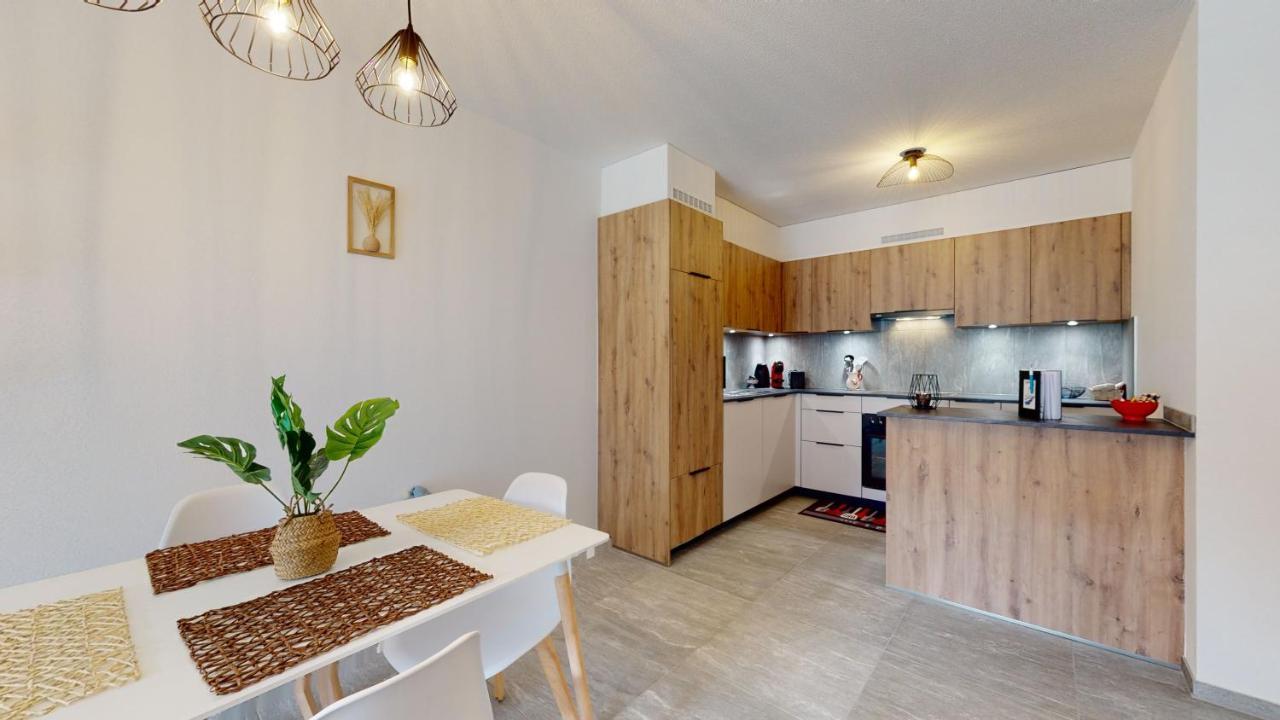 Apartment With Sauna And Mountain View Loèche-les-Bains Extérieur photo
