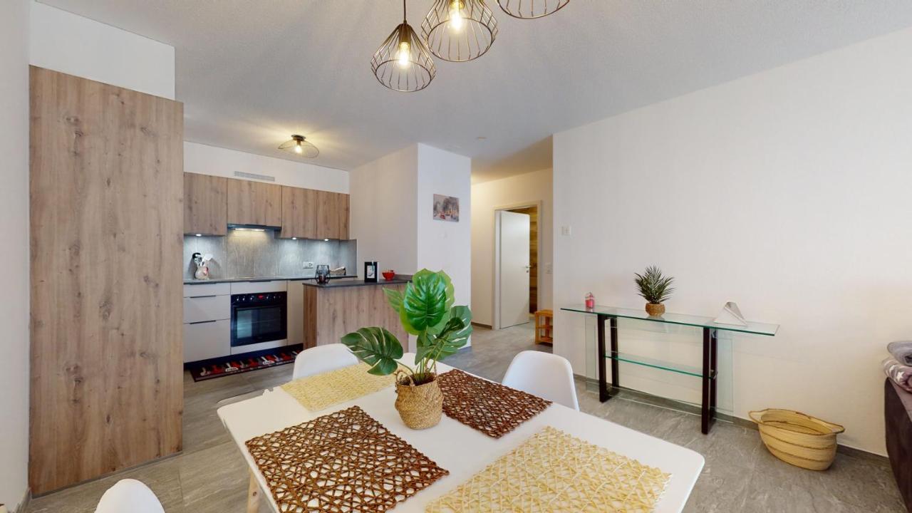 Apartment With Sauna And Mountain View Loèche-les-Bains Extérieur photo
